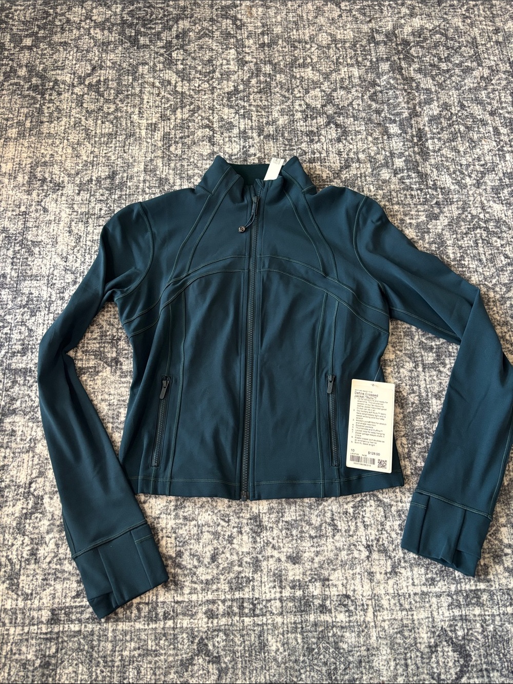 NEW Lululemon Women’s Define Cropped Nulu Jacket - size 10 - Indochine Blue